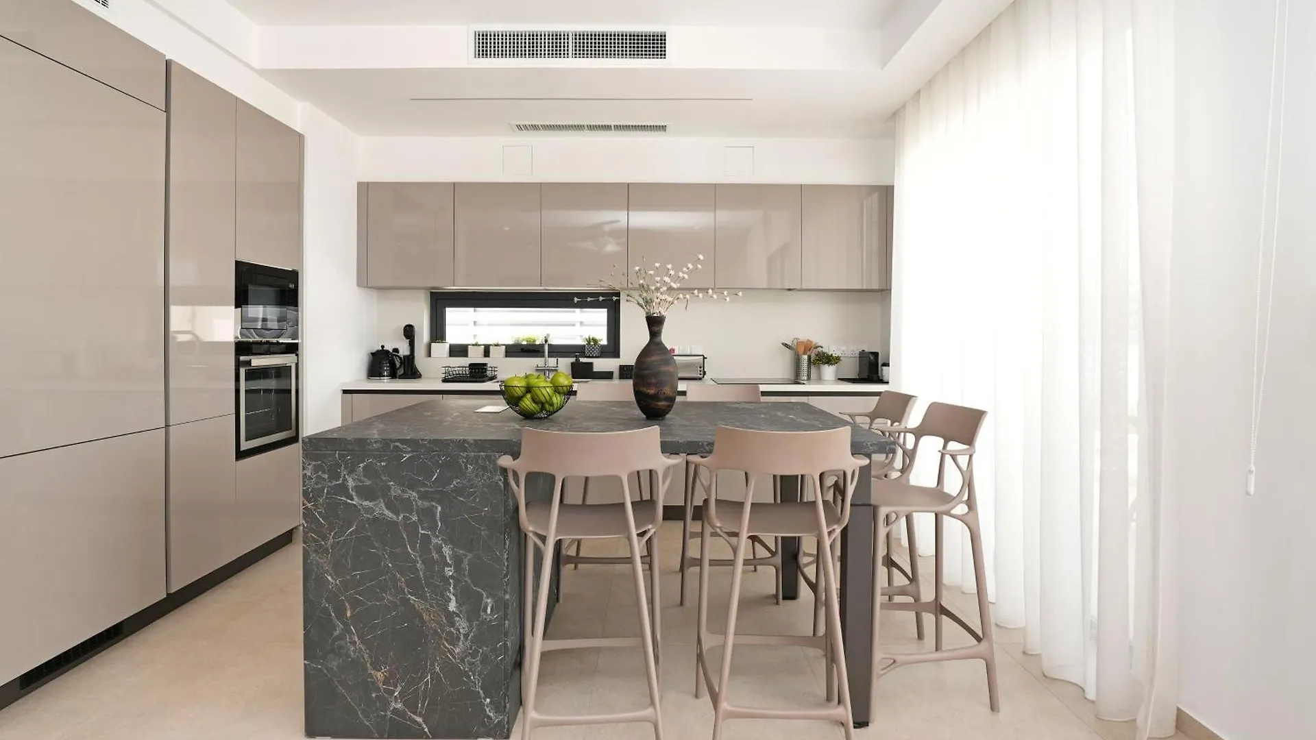 Levanda Platinum - Sunrise Sea View بروتاراس قبرص