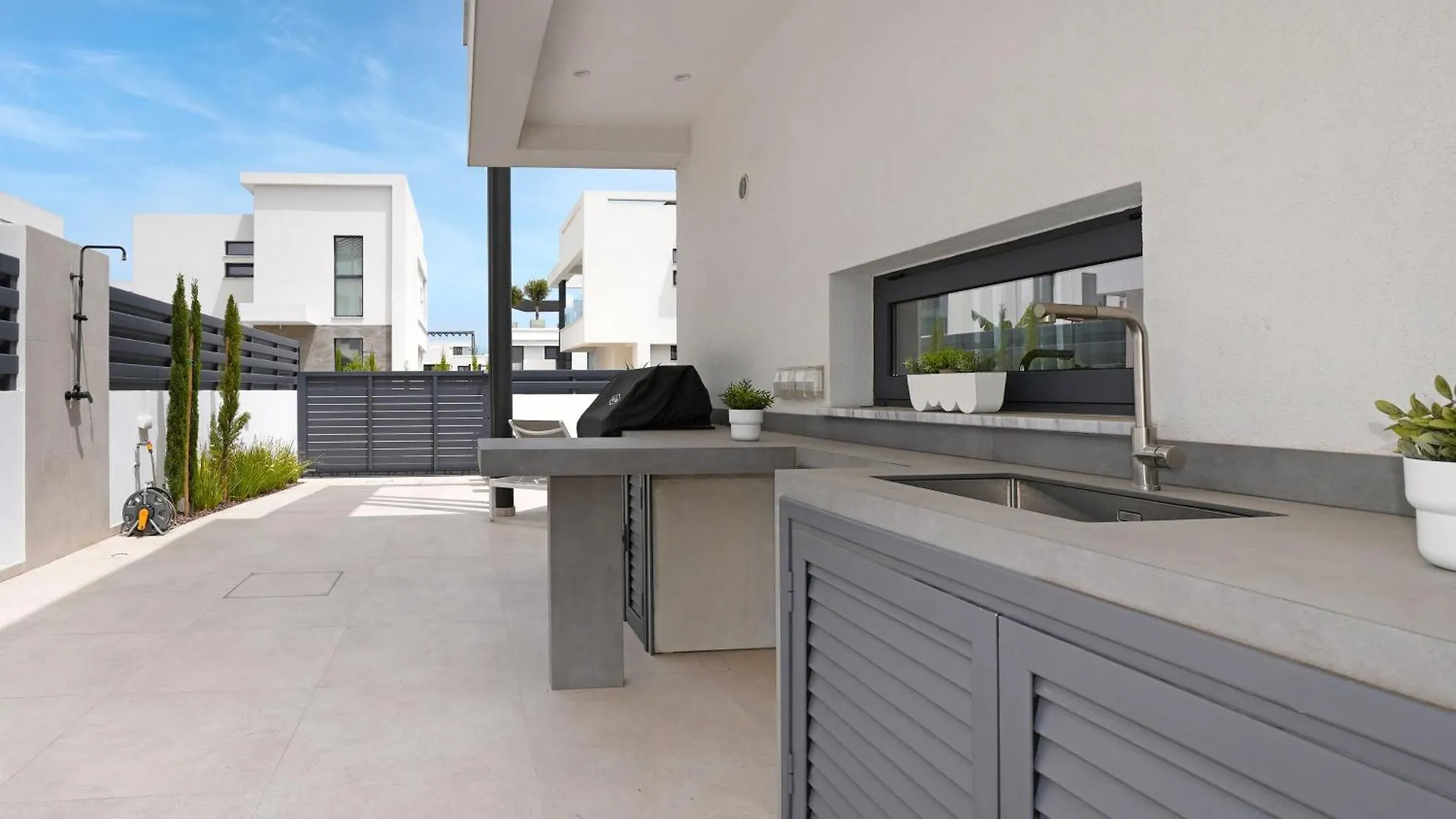 Levanda Platinum - Sunrise Sea View بروتاراس